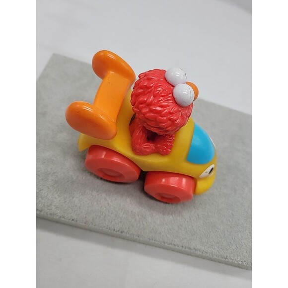 Elmo 2011 Hasbro 4"  Figure Car Sesame Street Workshop Yellow Orange Red - Picture 9 of 16